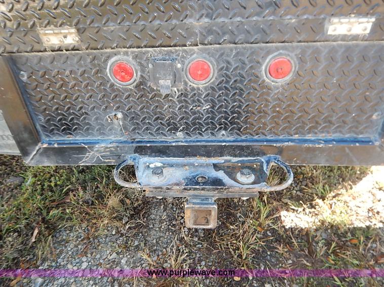 image for item I5324 2003 Ford F350 Super Duty XL flatbed pickup truck