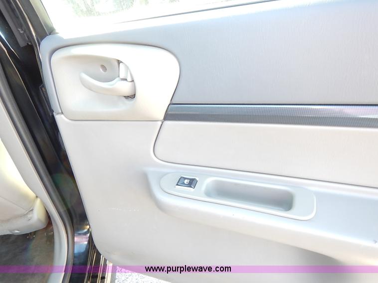 image for item I5356 2005 Chevrolet Impala LS