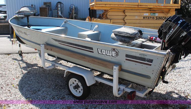image for item I5882 1987 Lowe Jumbo 16' boat