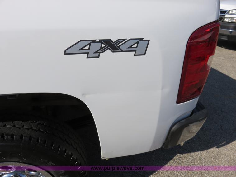 image for item I5896 2012 Chevrolet Silverado 1500 LS Crew Cab pickup truck