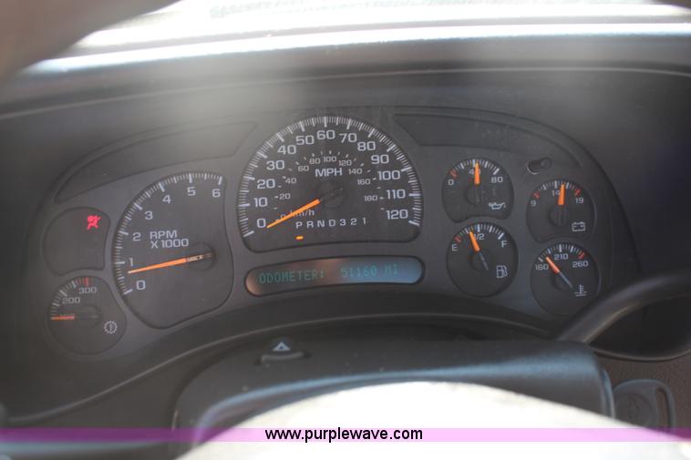 image for item I5897 2006 Chevrolet Silverado 2500HD utility truck