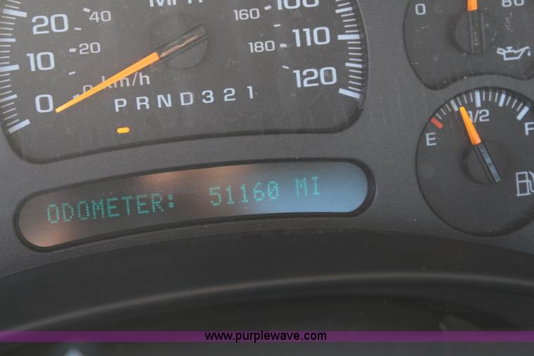 image for item I5897 2006 Chevrolet Silverado 2500HD utility truck