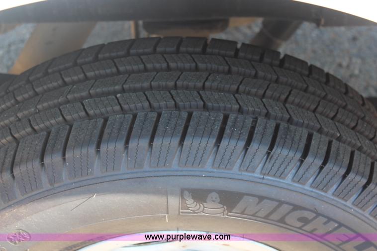 image for item I5897 2006 Chevrolet Silverado 2500HD utility truck