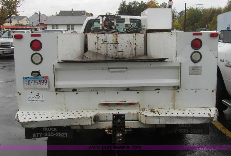 image for item I8723 2006 Ford F550 service truck