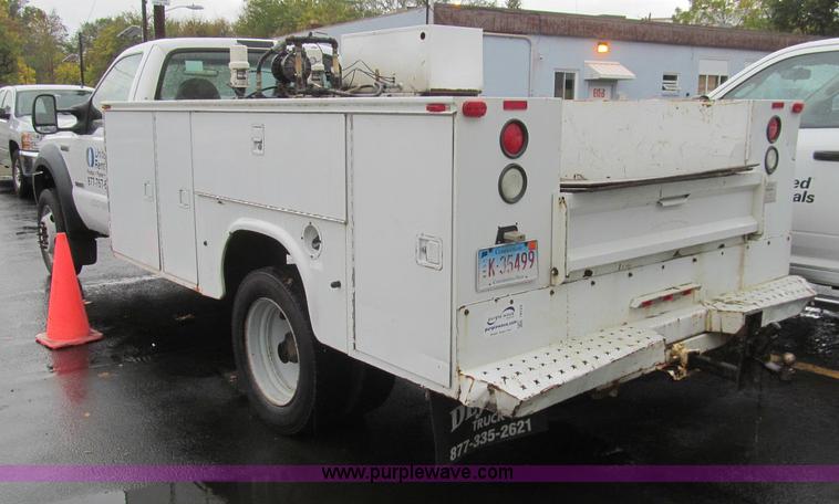 image for item I8723 2006 Ford F550 service truck