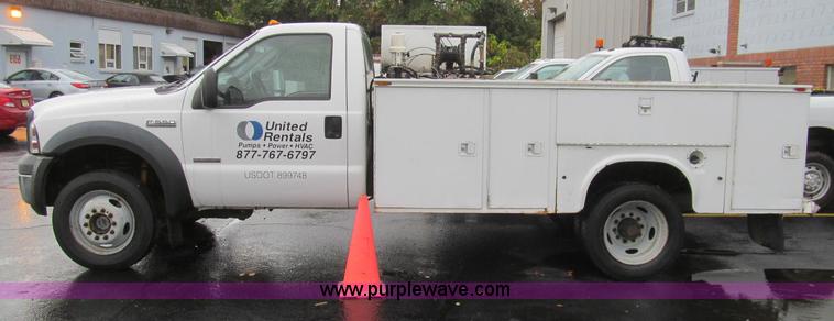 image for item I8723 2006 Ford F550 service truck