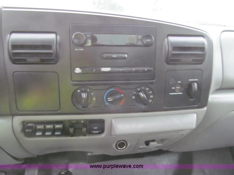 image for item I8723 2006 Ford F550 service truck