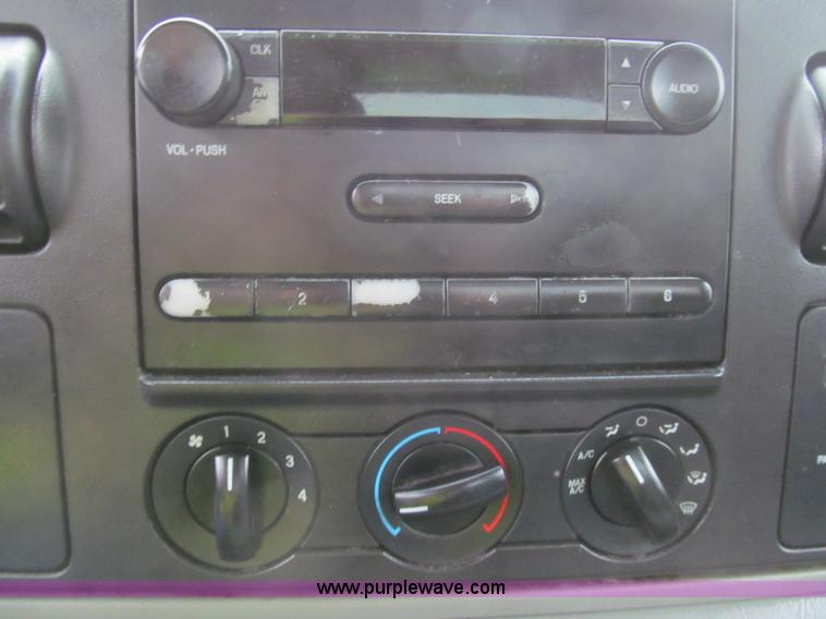 image for item I8723 2006 Ford F550 service truck