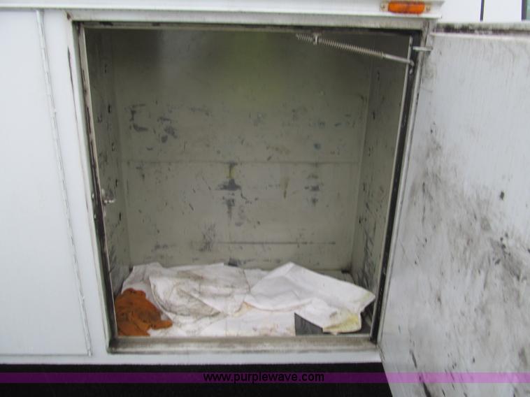 image for item I8723 2006 Ford F550 service truck