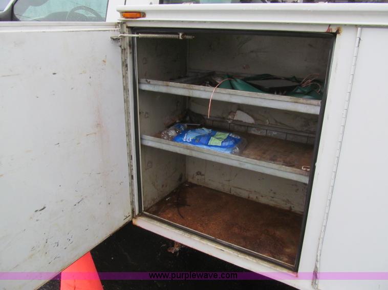 image for item I8723 2006 Ford F550 service truck