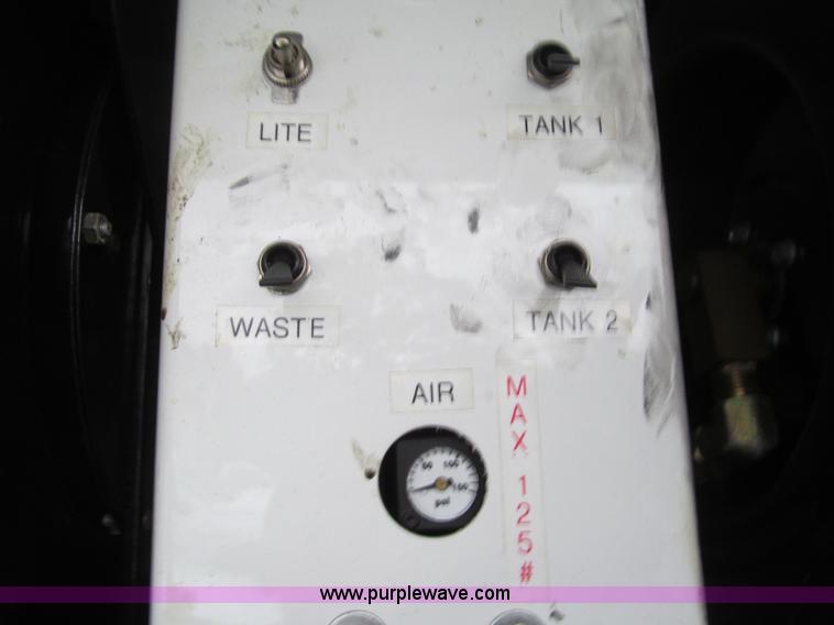 image for item I8723 2006 Ford F550 service truck