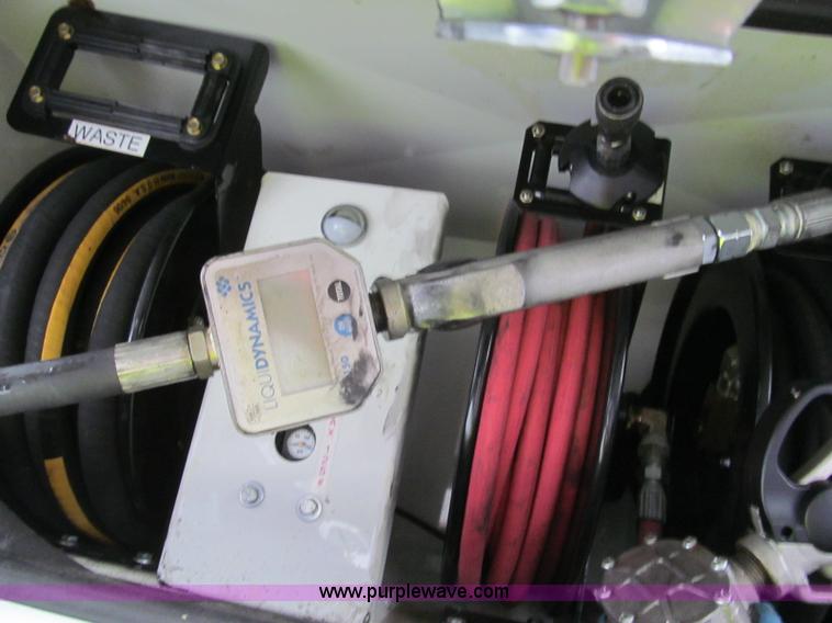 image for item I8723 2006 Ford F550 service truck