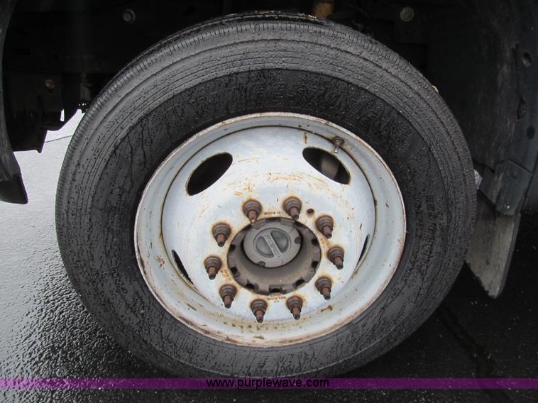 image for item I8723 2006 Ford F550 service truck