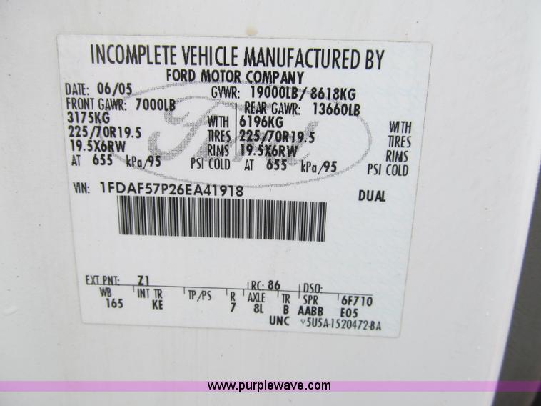 image for item I8723 2006 Ford F550 service truck