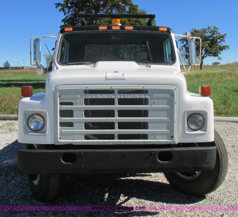 image for item I8908 1983 International 1954 rollback truck