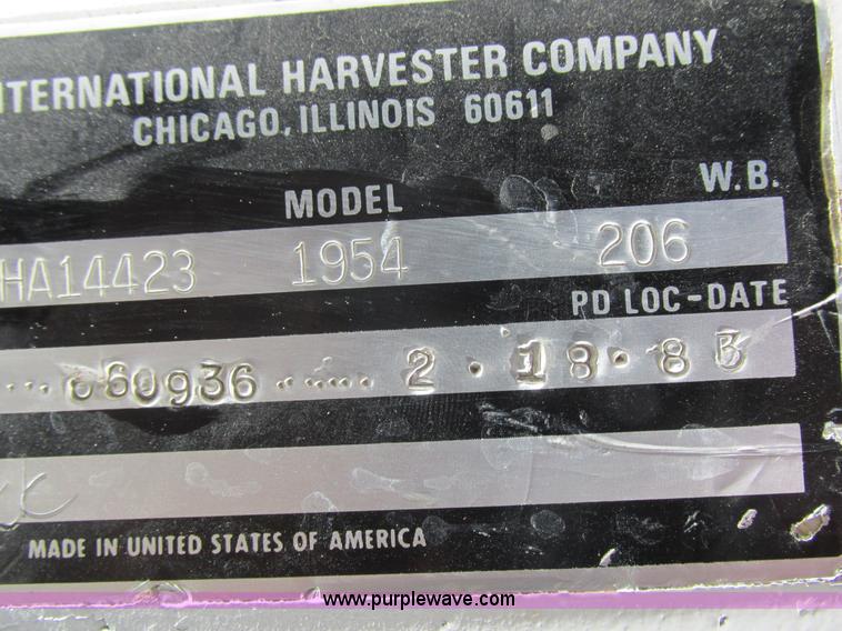 image for item I8908 1983 International 1954 rollback truck