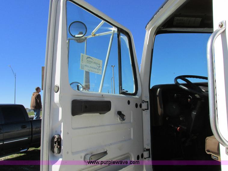 image for item I8908 1983 International 1954 rollback truck