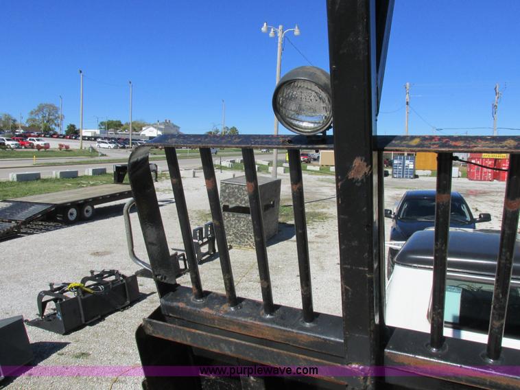 image for item I8908 1983 International 1954 rollback truck