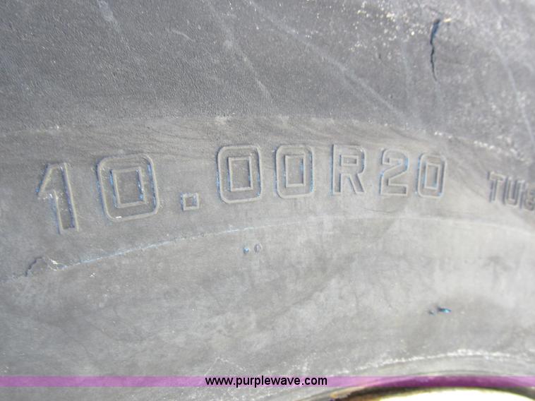 image for item I8908 1983 International 1954 rollback truck