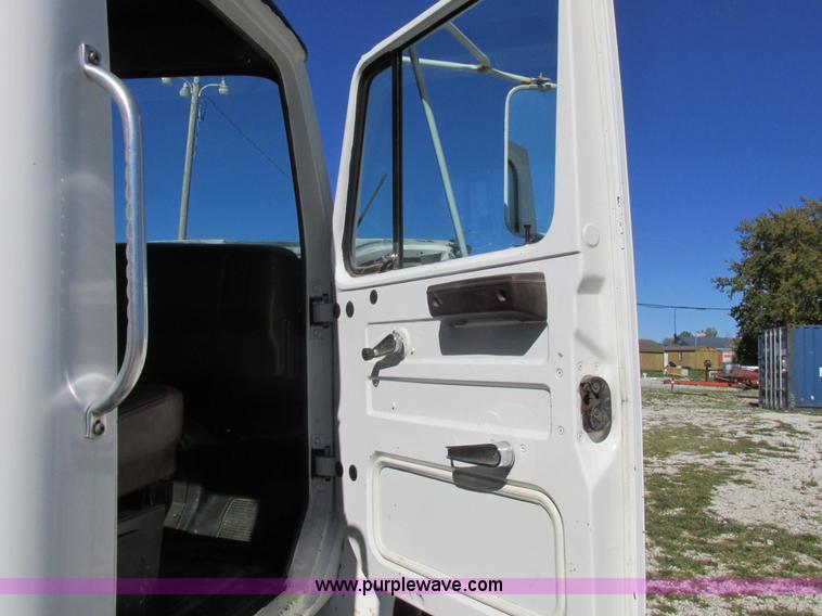 image for item I8908 1983 International 1954 rollback truck