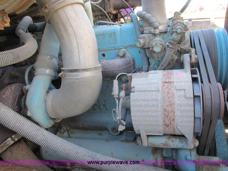 image for item I8908 1983 International 1954 rollback truck