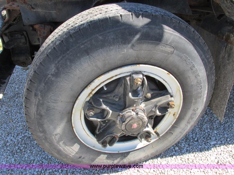 image for item I8908 1983 International 1954 rollback truck