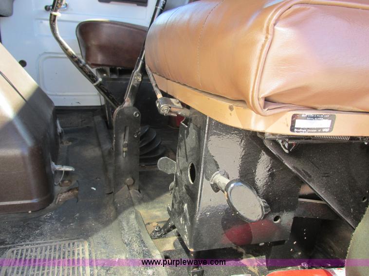 image for item I8908 1983 International 1954 rollback truck