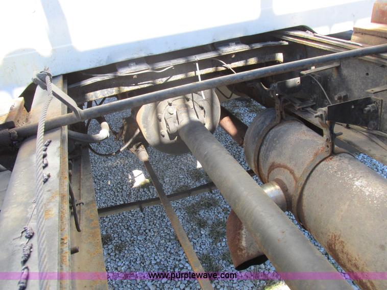 image for item I8908 1983 International 1954 rollback truck