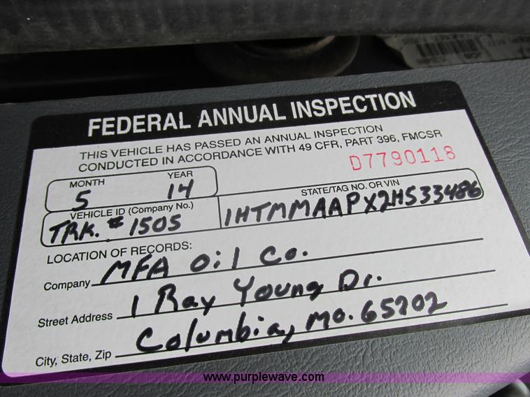 image for item I8911 2002 International 4300 propane truck