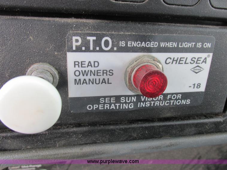 image for item I8911 2002 International 4300 propane truck