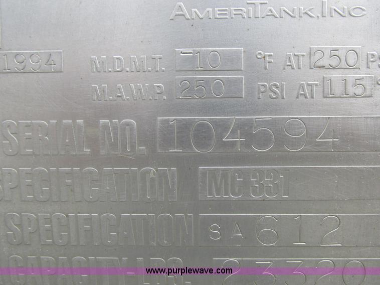 image for item I8911 2002 International 4300 propane truck