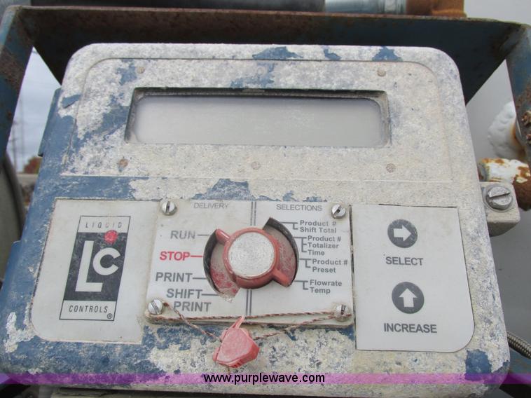 image for item I8911 2002 International 4300 propane truck