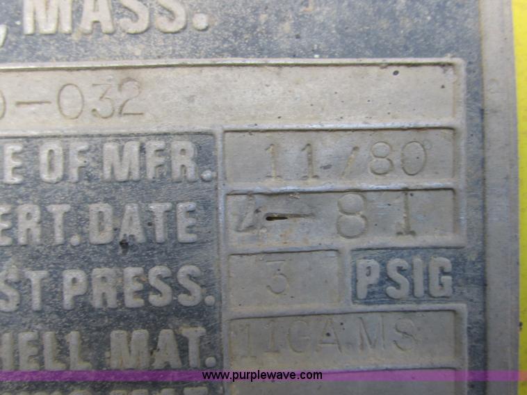 image for item I8912 1997 Freightliner FL70 fuel truck