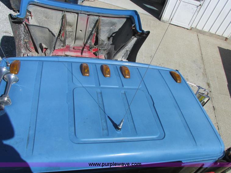 image for item I8912 1997 Freightliner FL70 fuel truck