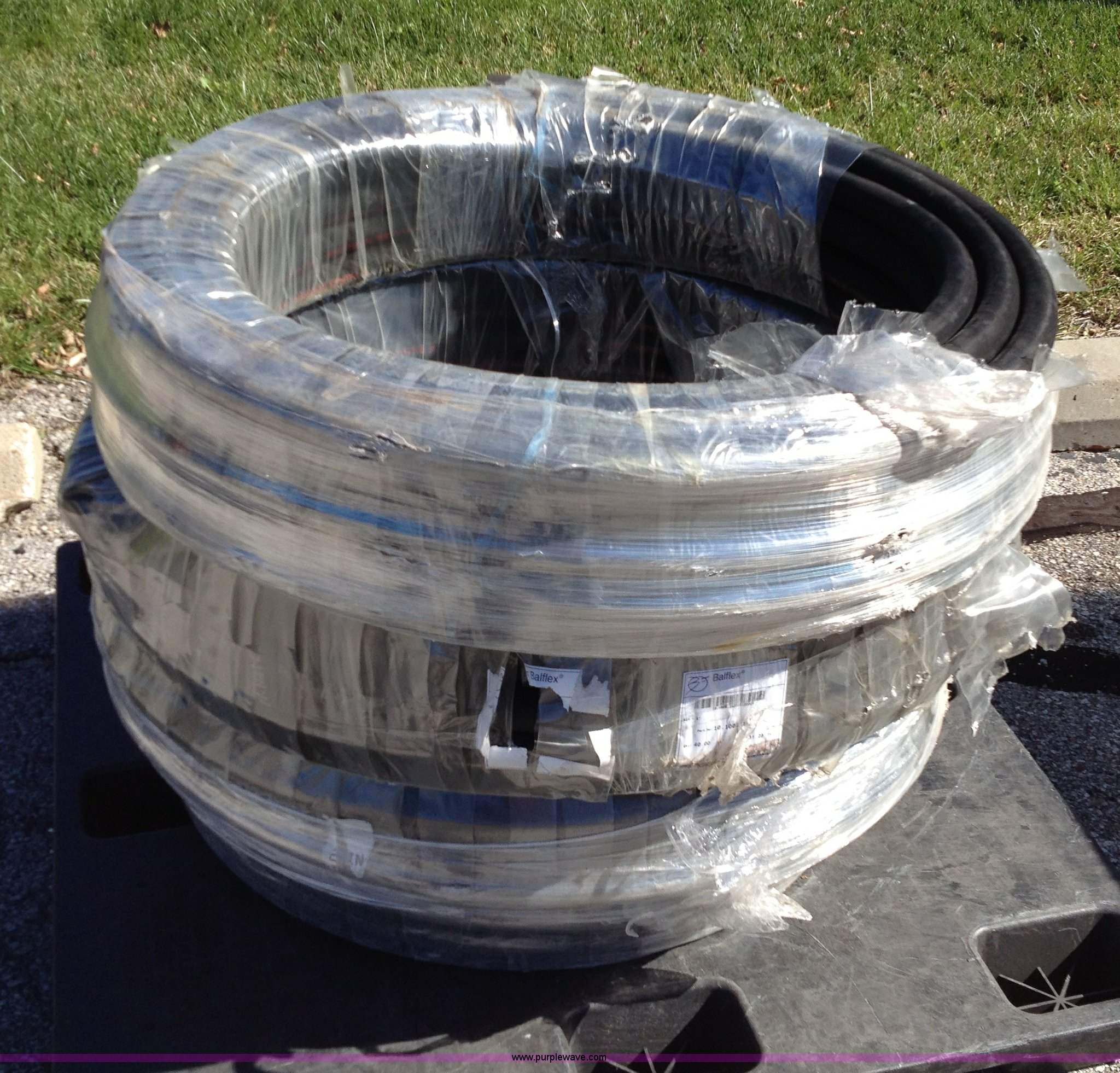 Balflex 160' hydraulic hose in Olathe, KS Item D1257 sold Purple Wave
