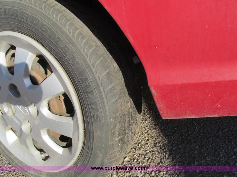 image for item H9450 2003 Kia Rio