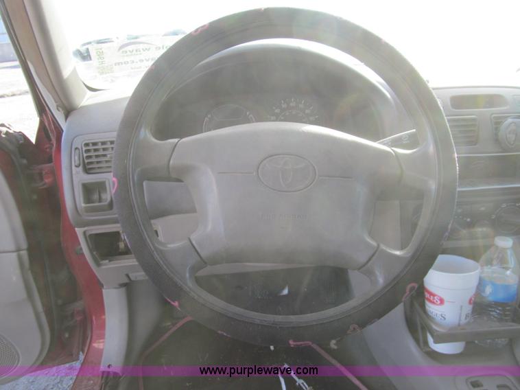 image for item H9451 2002 Toyota Corolla CE