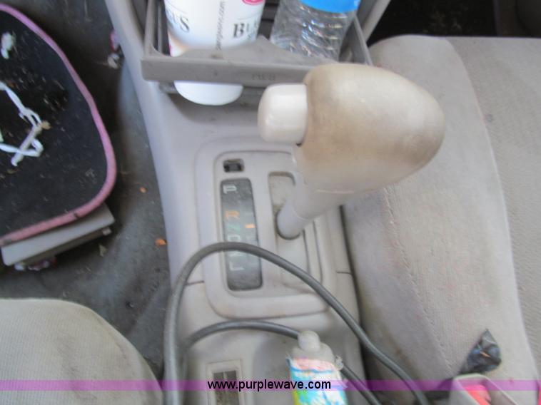 image for item H9451 2002 Toyota Corolla CE