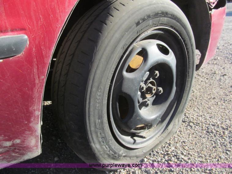 image for item H9451 2002 Toyota Corolla CE