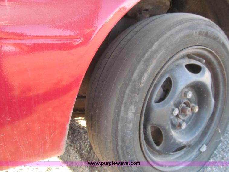 image for item H9451 2002 Toyota Corolla CE