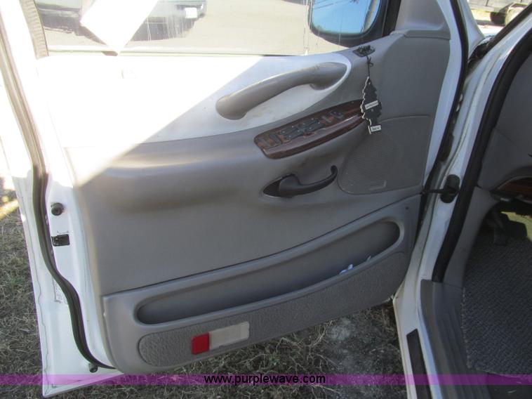 image for item H9452 1997 Ford Expedition Eddie Bauer SUV