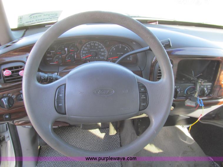 image for item H9452 1997 Ford Expedition Eddie Bauer SUV