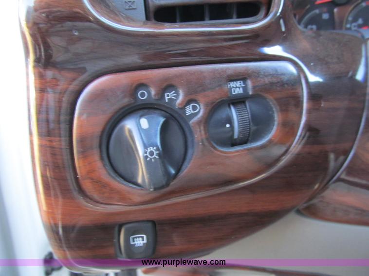 image for item H9452 1997 Ford Expedition Eddie Bauer SUV