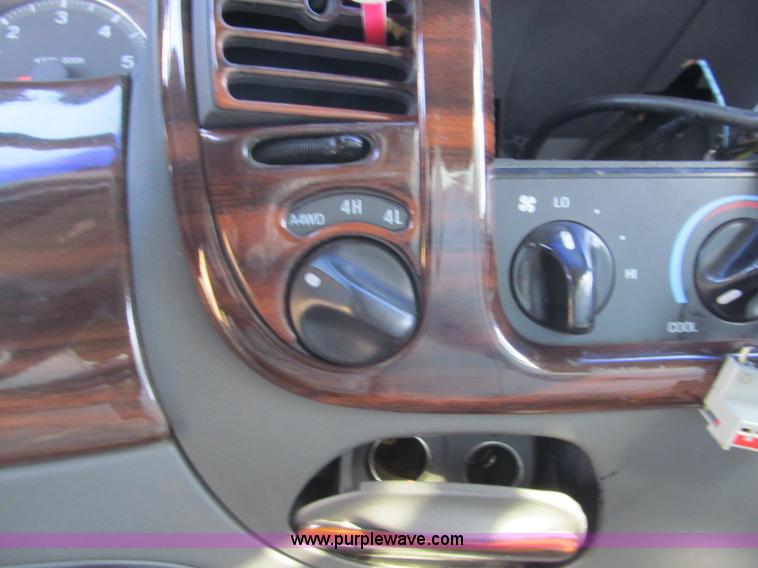 image for item H9452 1997 Ford Expedition Eddie Bauer SUV