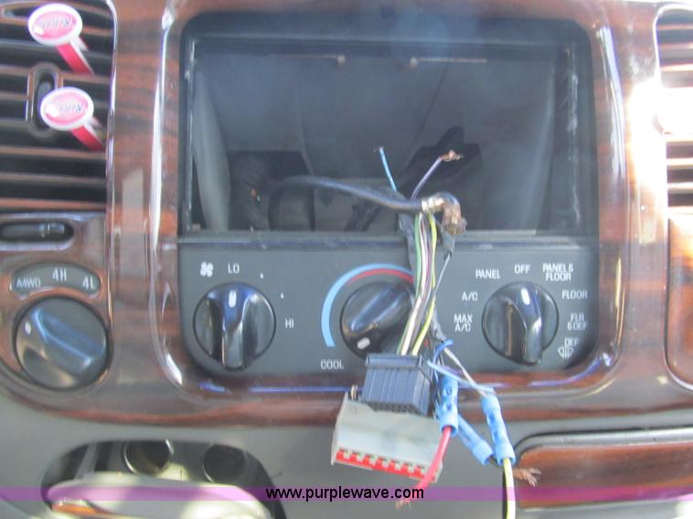 image for item H9452 1997 Ford Expedition Eddie Bauer SUV