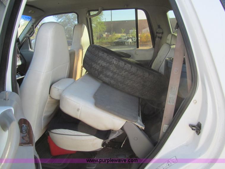 image for item H9452 1997 Ford Expedition Eddie Bauer SUV