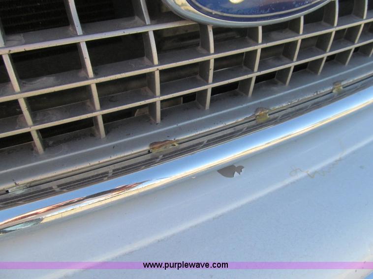 image for item H9452 1997 Ford Expedition Eddie Bauer SUV