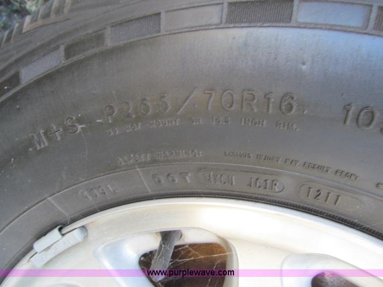 image for item H9452 1997 Ford Expedition Eddie Bauer SUV