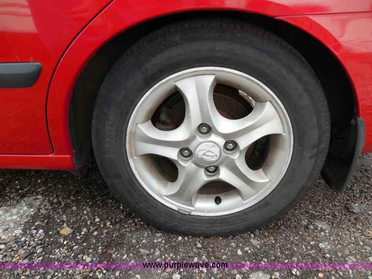 image for item I3471 2004 Hyundai Elantra GT