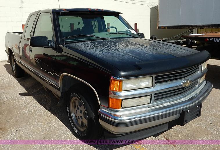 image for item I5358 1995 Chevrolet Silverado 1500 Ext. Cab pickup truck